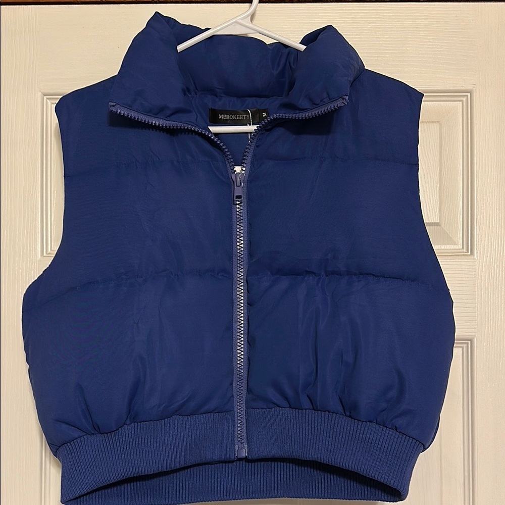 Merokeety size Medium Women's Blue Puffer Vest. NWT